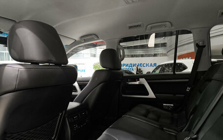 Toyota Land Cruiser 200, 2017 год, 6 050 000 рублей, 12 фотография