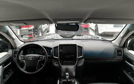 Toyota Land Cruiser 200, 2017 год, 6 050 000 рублей, 14 фотография