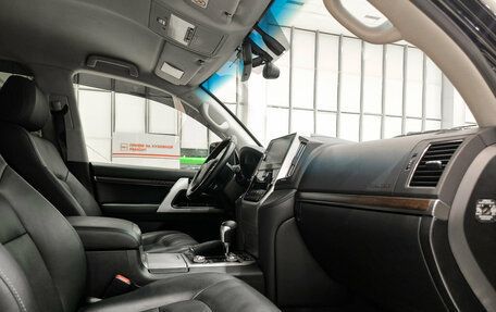 Toyota Land Cruiser 200, 2017 год, 6 050 000 рублей, 11 фотография