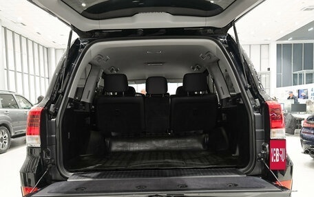 Toyota Land Cruiser 200, 2017 год, 6 050 000 рублей, 10 фотография