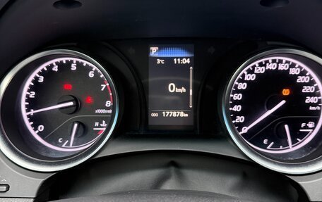 Toyota Camry, 2020 год, 2 000 000 рублей, 2 фотография