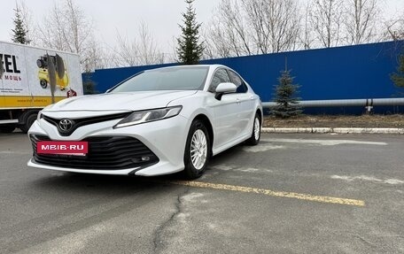 Toyota Camry, 2020 год, 2 000 000 рублей, 10 фотография