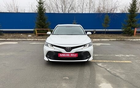 Toyota Camry, 2020 год, 2 000 000 рублей, 6 фотография