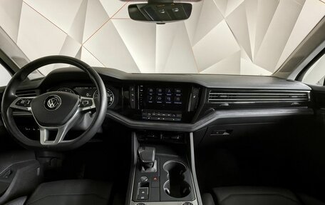 Volkswagen Touareg III, 2018 год, 4 650 000 рублей, 14 фотография