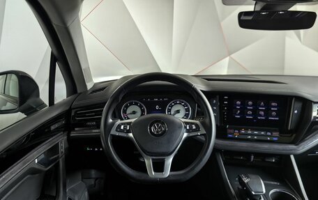 Volkswagen Touareg III, 2018 год, 4 650 000 рублей, 20 фотография
