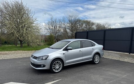 Volkswagen Polo VI (EU Market), 2011 год, 650 000 рублей, 1 фотография