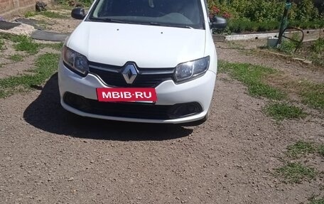 Renault Logan II, 2017 год, 700 000 рублей, 13 фотография