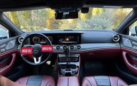 Mercedes-Benz CLS, 2020 год, 5 850 000 рублей, 2 фотография