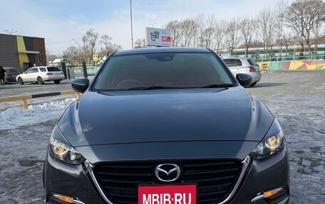 Mazda Axela, 2017 год, 1 050 000 рублей, 2 фотография