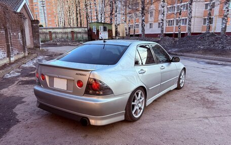 Toyota Altezza, 2001 год, 1 500 000 рублей, 2 фотография