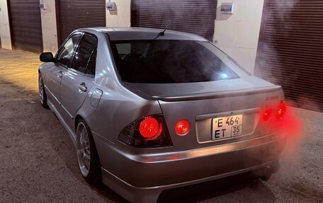 Toyota Altezza, 2001 год, 1 500 000 рублей, 10 фотография