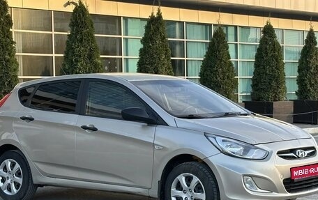 Hyundai Solaris II рестайлинг, 2011 год, 495 000 рублей, 1 фотография