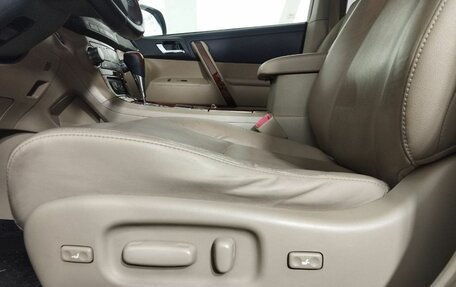 Toyota Highlander III, 2012 год, 1 599 000 рублей, 10 фотография