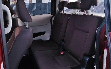 Toyota Sienta II, 2016 год, 1 365 000 рублей, 13 фотография