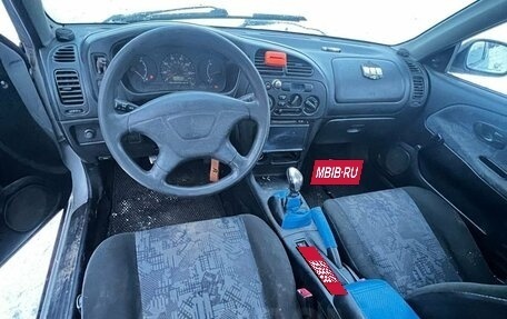 Mitsubishi Mirage VI рестайлинг, 2001 год, 90 000 рублей, 8 фотография