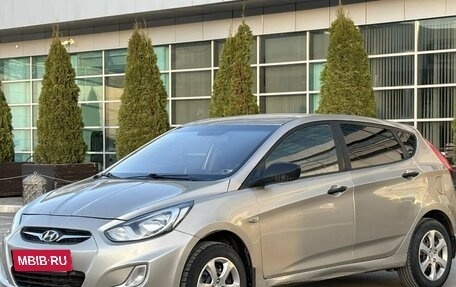 Hyundai Solaris II рестайлинг, 2011 год, 495 000 рублей, 3 фотография