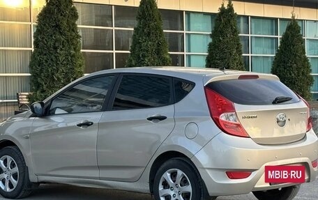 Hyundai Solaris II рестайлинг, 2011 год, 495 000 рублей, 4 фотография