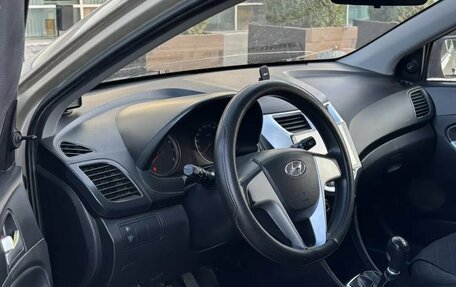 Hyundai Solaris II рестайлинг, 2011 год, 495 000 рублей, 7 фотография