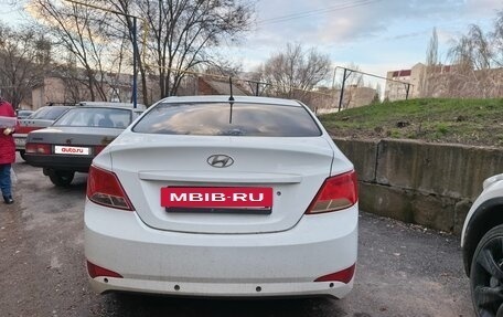 Hyundai Solaris II рестайлинг, 2015 год, 650 000 рублей, 5 фотография