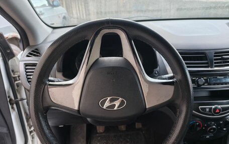 Hyundai Solaris II рестайлинг, 2015 год, 650 000 рублей, 11 фотография