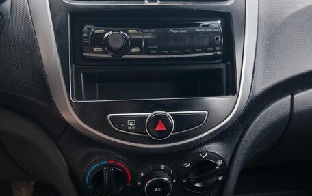 Hyundai Solaris II рестайлинг, 2015 год, 650 000 рублей, 12 фотография