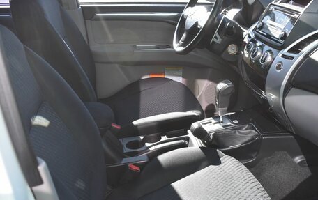 Mitsubishi Pajero Sport II рестайлинг, 2014 год, 1 980 000 рублей, 10 фотография