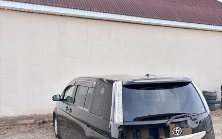 Toyota ISis I, 2012 год, 1 250 000 рублей, 15 фотография