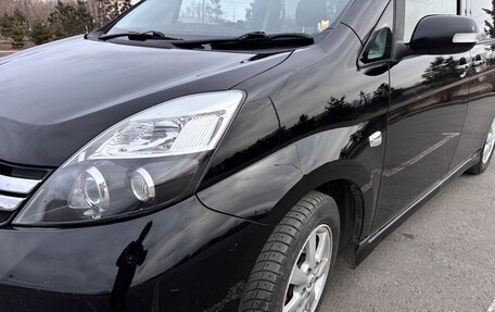 Toyota ISis I, 2012 год, 1 250 000 рублей, 29 фотография