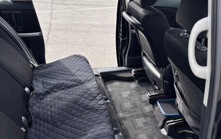 Toyota ISis I, 2012 год, 1 250 000 рублей, 36 фотография