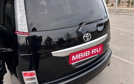 Toyota ISis I, 2012 год, 1 250 000 рублей, 26 фотография