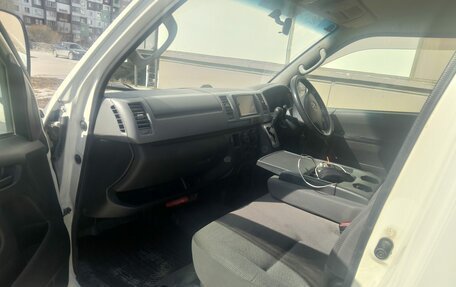 Toyota HiAce H200, 2011 год, 1 850 000 рублей, 10 фотография