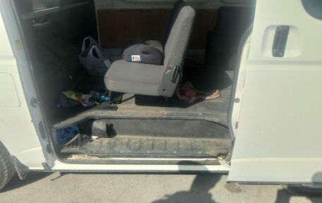 Toyota HiAce H200, 2011 год, 1 850 000 рублей, 9 фотография