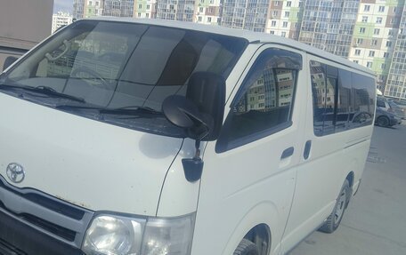 Toyota HiAce H200, 2011 год, 1 850 000 рублей, 4 фотография