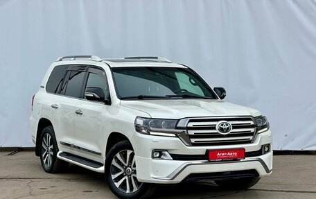 Toyota Land Cruiser 200, 2017 год, 6 999 999 рублей, 4 фотография