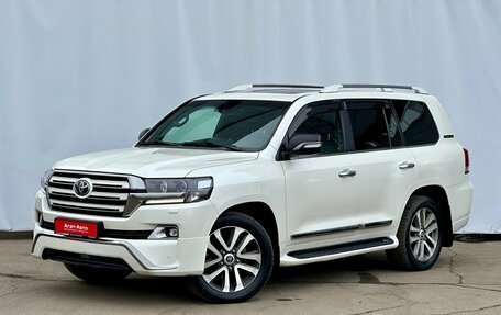 Toyota Land Cruiser 200, 2017 год, 6 999 999 рублей, 2 фотография