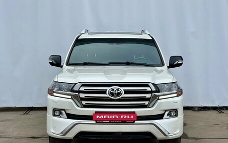Toyota Land Cruiser 200, 2017 год, 6 999 999 рублей, 3 фотография