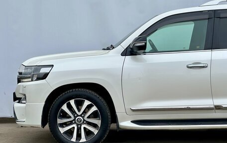 Toyota Land Cruiser 200, 2017 год, 6 999 999 рублей, 8 фотография