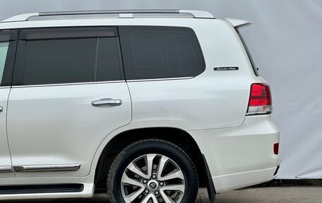 Toyota Land Cruiser 200, 2017 год, 6 999 999 рублей, 10 фотография