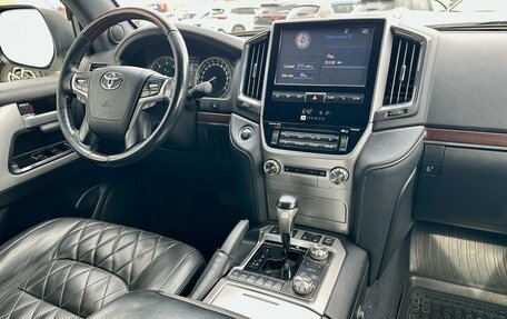 Toyota Land Cruiser 200, 2017 год, 6 999 999 рублей, 17 фотография