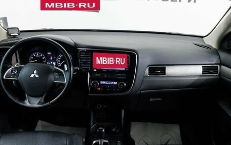 Mitsubishi Outlander III рестайлинг 3, 2012 год, 1 443 800 рублей, 13 фотография
