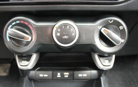 KIA Rio IV, 2018 год, 1 299 000 рублей, 15 фотография