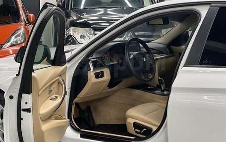 BMW 3 серия, 2016 год, 2 497 009 рублей, 15 фотография