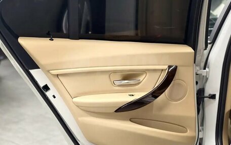 BMW 3 серия, 2016 год, 2 497 009 рублей, 28 фотография