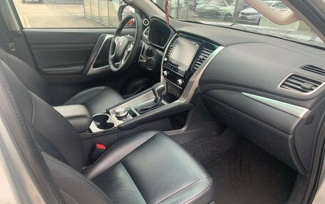 Mitsubishi Montero Sport, 2023 год, 4 285 000 рублей, 10 фотография