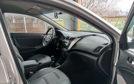 Hyundai Solaris II рестайлинг, 2016 год, 555 000 рублей, 7 фотография