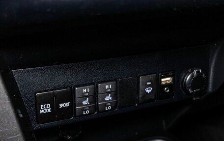 Toyota RAV4, 2017 год, 2 300 000 рублей, 20 фотография