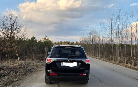 Mitsubishi Outlander III рестайлинг 3, 2012 год, 1 300 000 рублей, 3 фотография