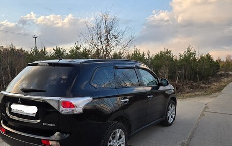 Mitsubishi Outlander III рестайлинг 3, 2012 год, 1 300 000 рублей, 2 фотография