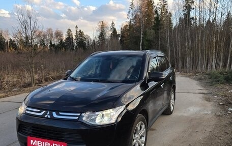 Mitsubishi Outlander III рестайлинг 3, 2012 год, 1 300 000 рублей, 5 фотография