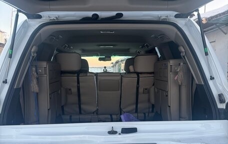 Toyota Land Cruiser 200, 2010 год, 4 050 000 рублей, 8 фотография